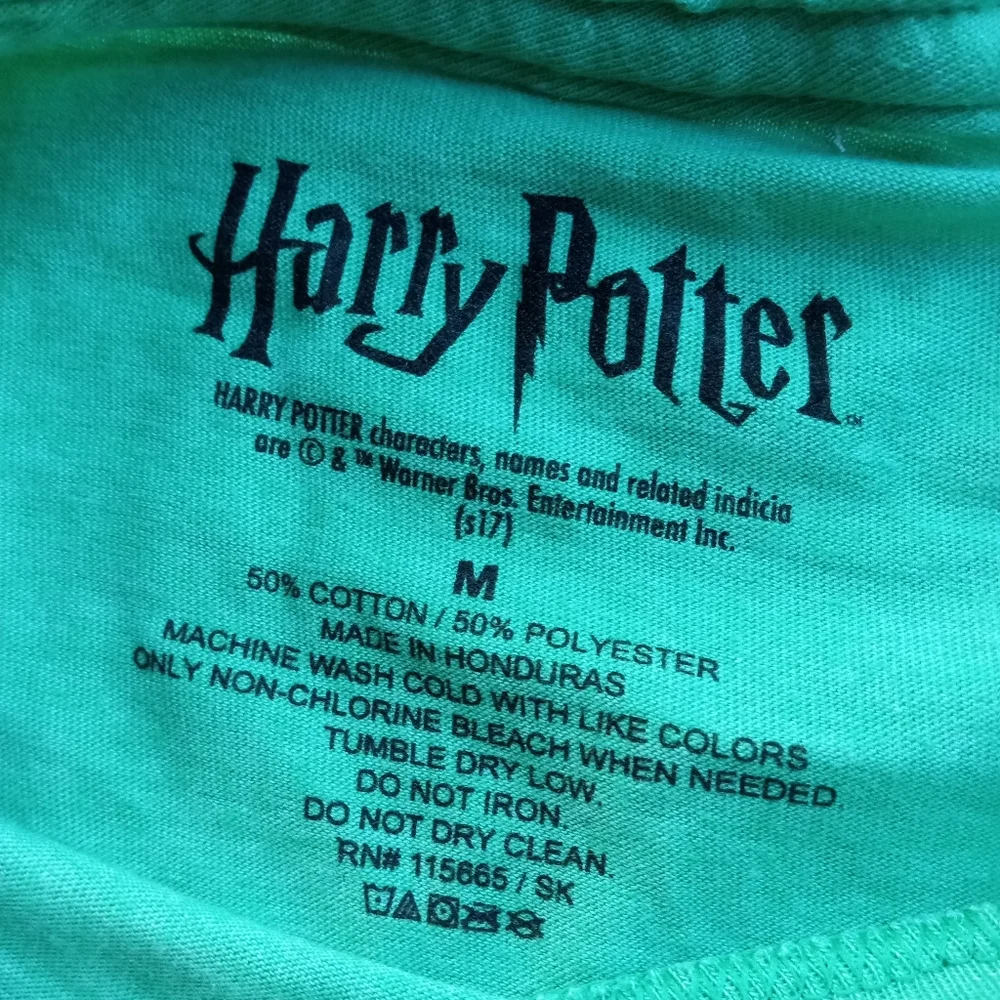 2/$10 Harry Potter Slytherin House Graphic Tee Unisex Sizing - Picture 3 of 5